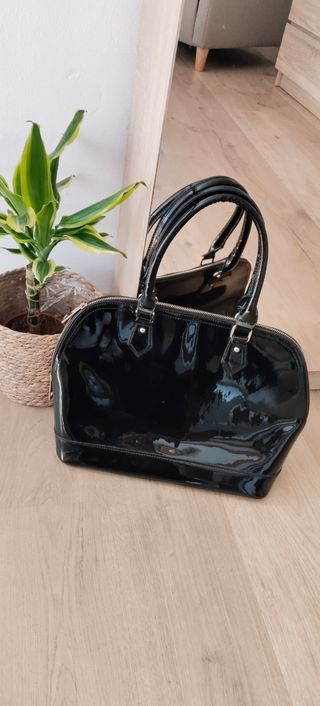Bolso negro charol