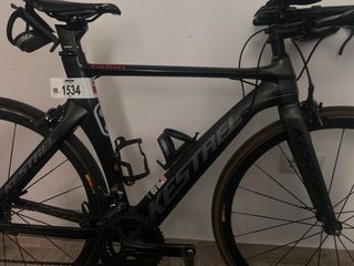 Bicicleta Kestrel Triatlón Negra