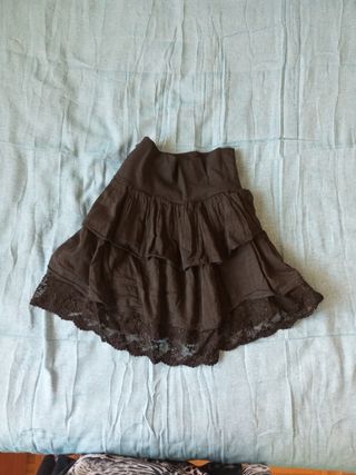 Falda negra volantes encaje