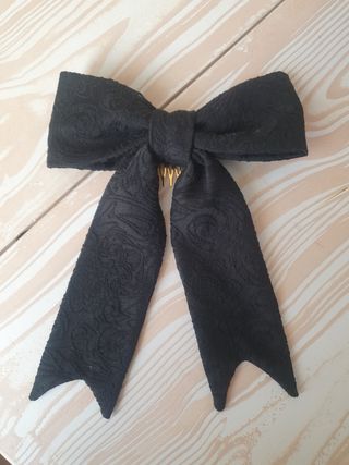 Lazo negro traje regional