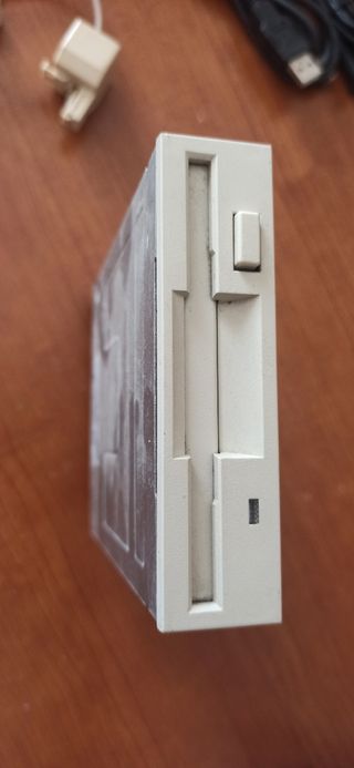 Unidad de disquete Samsung SFD-321B. 