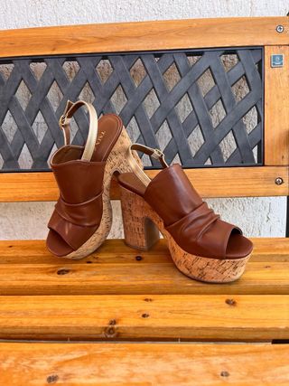 Sandali con zeppa Tata marrone e oro