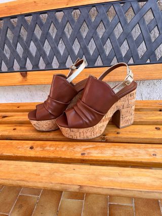 Sandali con zeppa Tata marrone e oro