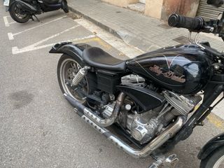 Harley Davidson Dyna Super  Glide.