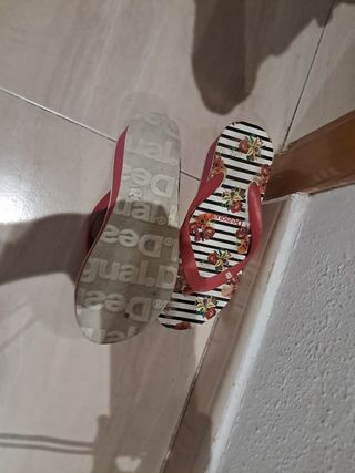 Chanclas Desigual elegantes T 38 con plataforma