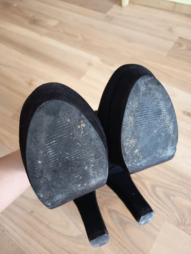 Botines tacón ante negro adornos brillantes T40