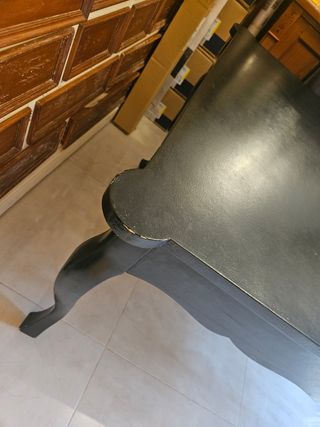 Mesa de comedor de madera negra