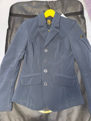 Americana concurso BR mujer gris
