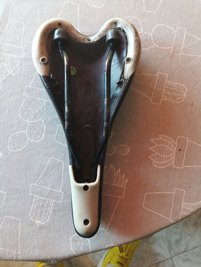 Sillín de bicicleta en forma de corazón