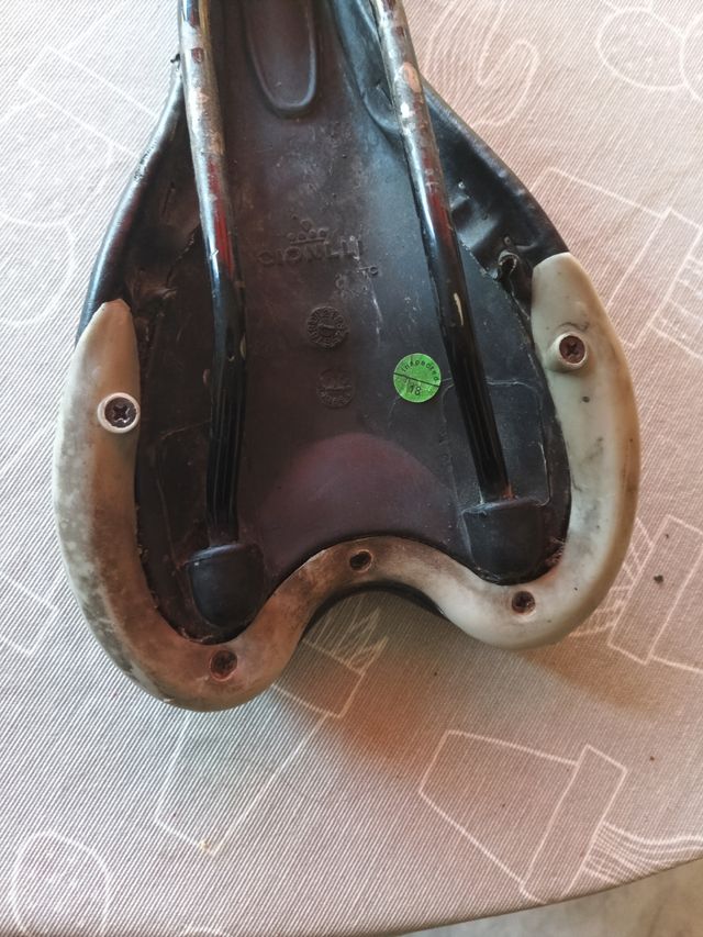 Sillín de bicicleta en forma de corazón