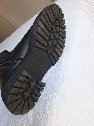 Botas piel tipo militar Geox negras 