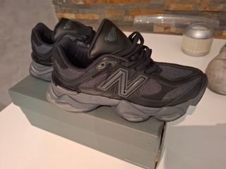 New Balance 2002R Negro/Gris 