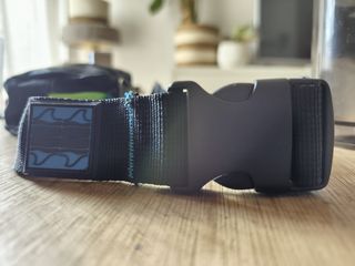 Riñonera deportiva Deeply negra, azul y verde