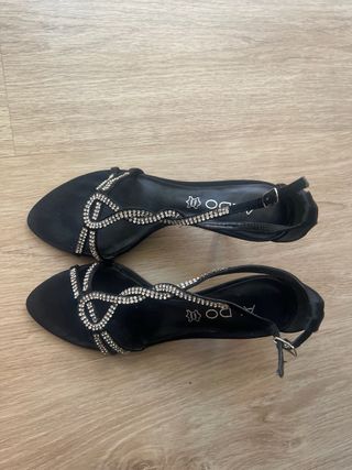 Sandalias fiesta negras Aldo con pedrería