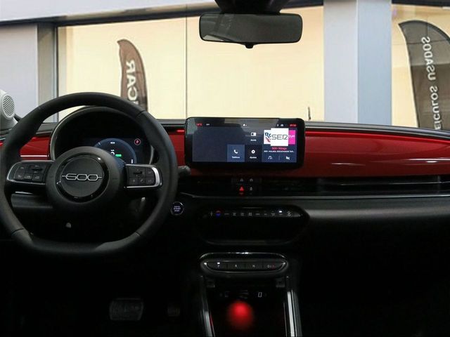 Fiat 600 600e RED 54kwh 115kw (156cv)