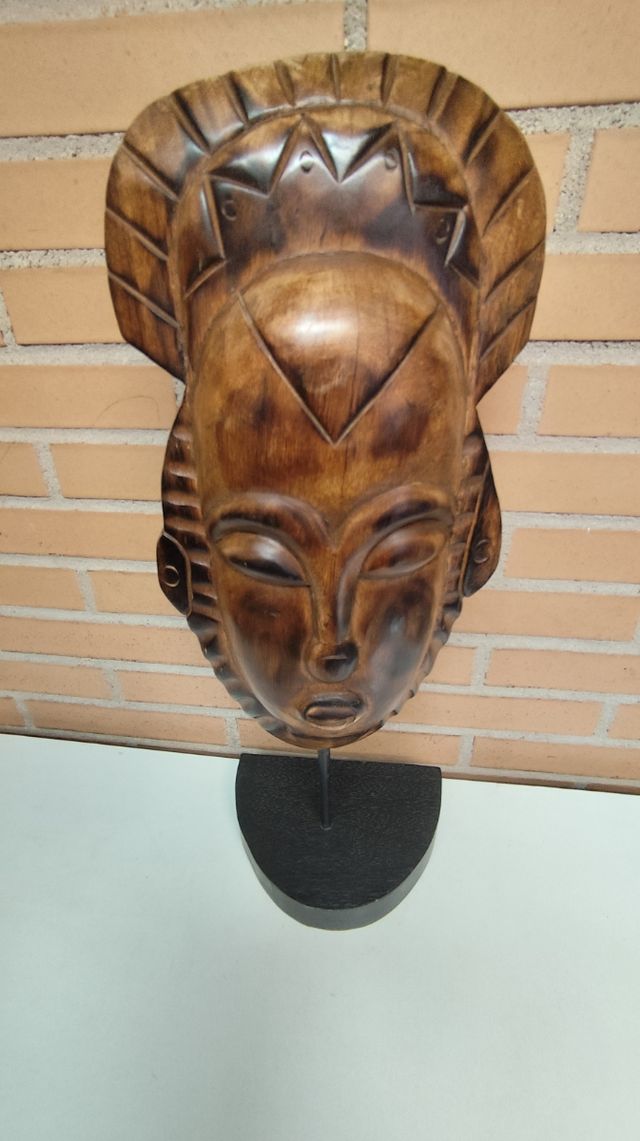 Máscara africana de madera
