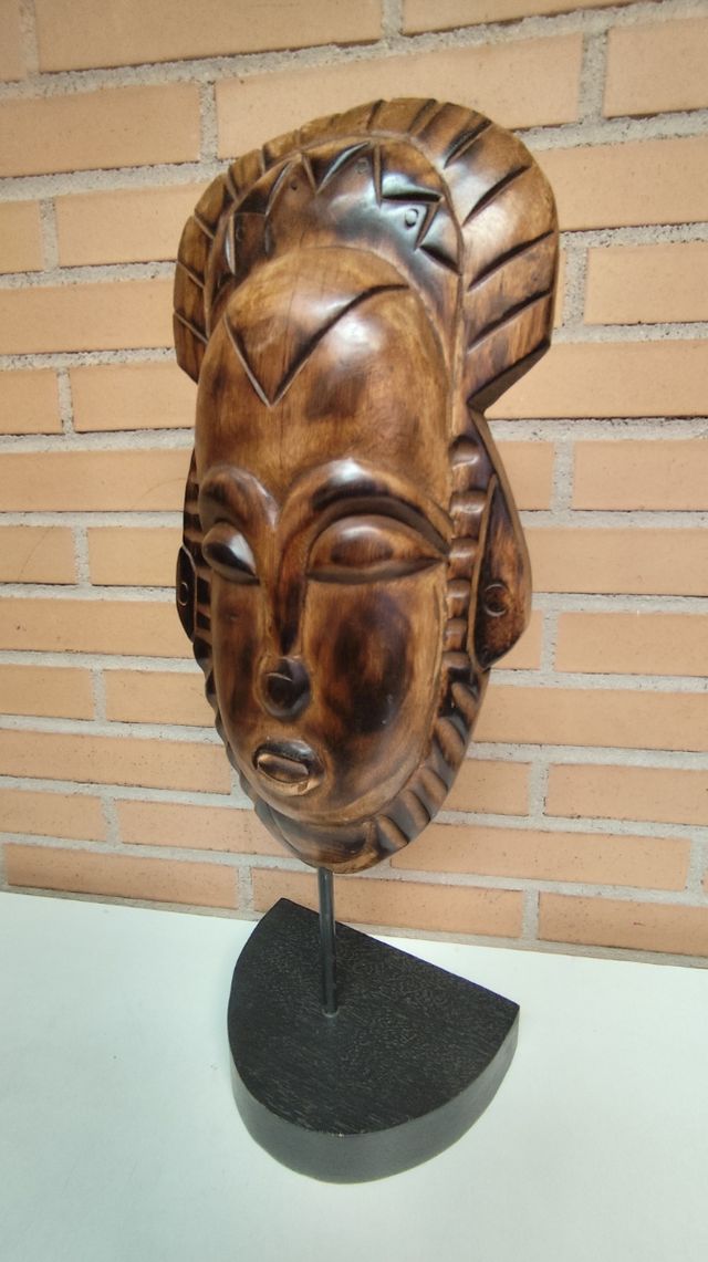 Máscara africana de madera