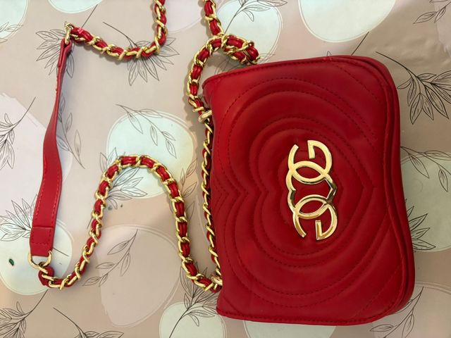 Borsetta Gaelle Rossa con logo dorato