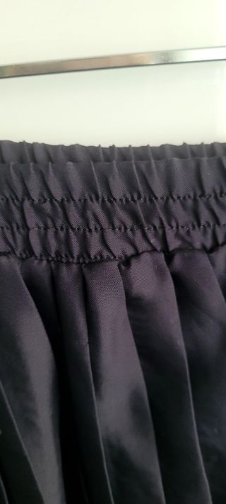 Falda gasa negra plisada T44