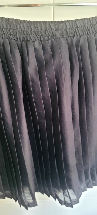 Falda gasa negra plisada T44