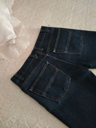 Pantalón Vaquero Azul. Como nuevo, dos usos.