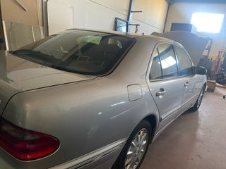 Mercedes-Benz E270 2000