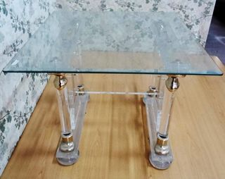 Mesa de centro cristal y metal dorado