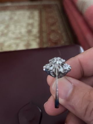 Conjunto Anillo Rosetón Diamantes y Pendientes