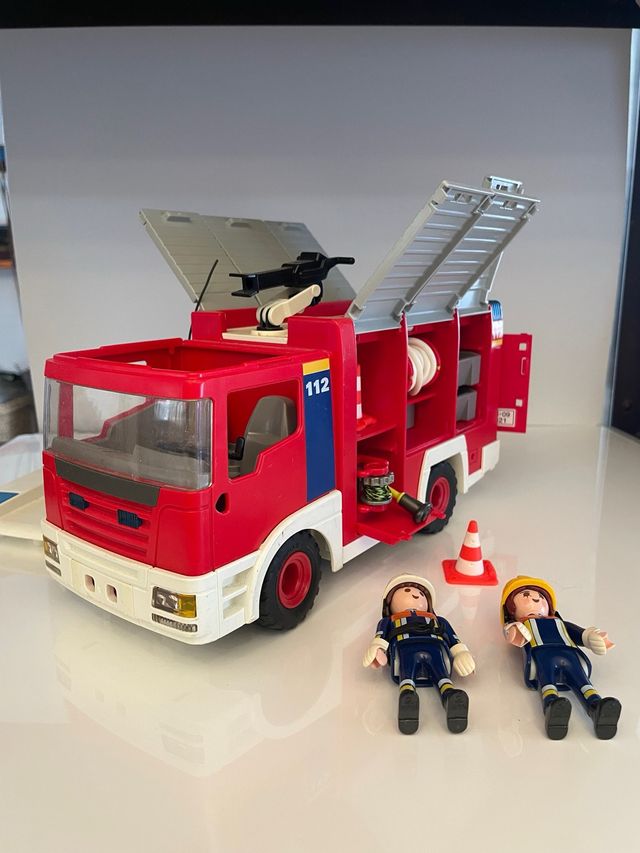 Camión de bomberos Playmobil con figuras