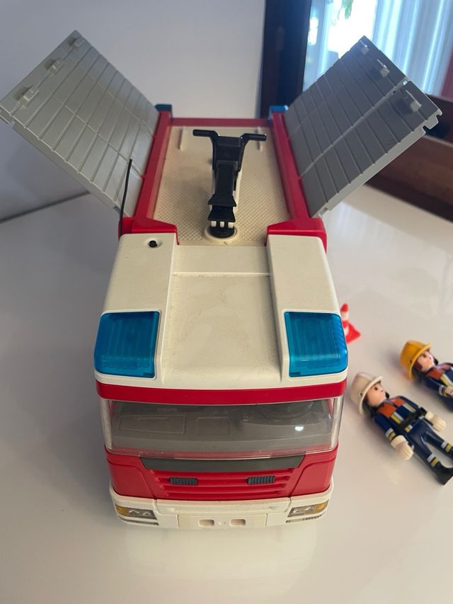 Camión de bomberos Playmobil con figuras