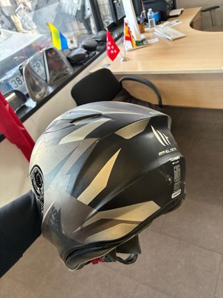 Casco de moto MT