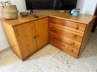 Mueble esquinero de madera