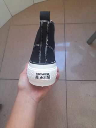 Botas Converse Negras y Blancas