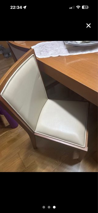 4 Sillas de Piel Beige y Madera