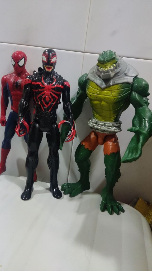 Figura Killer Croc y Antivenom Grande
