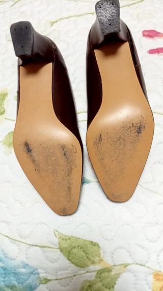 Zapatos de tacón marrones Pensato