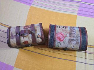 Bauli in legno e pelle per la decorazione