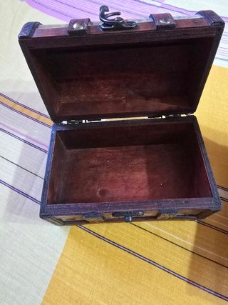 Bauli in legno e pelle per la decorazione