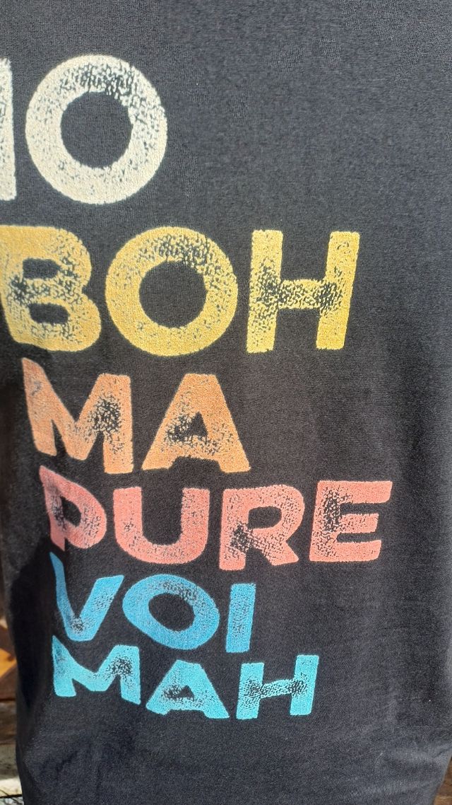 T-shirt uomo scritta colorata