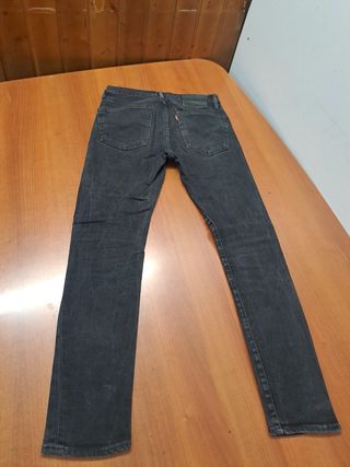 Pantalón Levi's 519 Hombre Negro