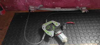 Motor elevalunas delantero izquierdo 2133342 (AG)