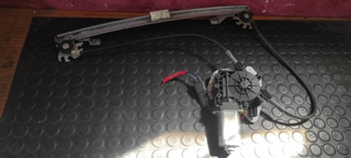 Motor elevalunas delantero izquierdo 2133342 (AG)