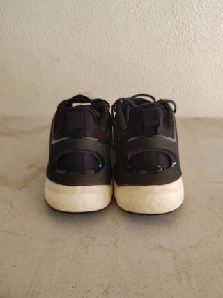 Zapatillas Adidas Negras y Blancas