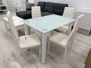 Conjunto Mesa Con 4 Sillas Blancas - Nueva