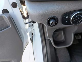 Ford Transit CHASIS CAJA CERRADA CON TRAMPILLA 