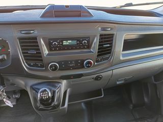 Ford Transit CHASIS CAJA CERRADA CON TRAMPILLA 