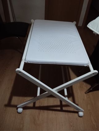 Cuna convertible en cambiador