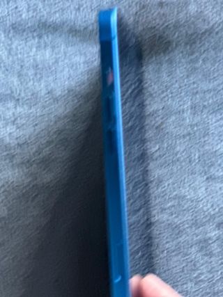 iPhone 13 Azul  muy buen estado bateria al 80 %