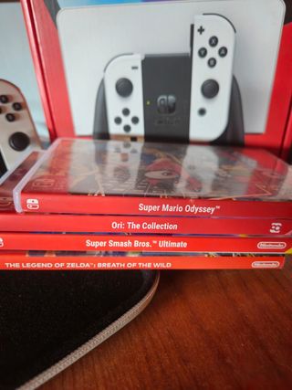 Nintendo Switch OLED + 4 Juegos + Mando Pro