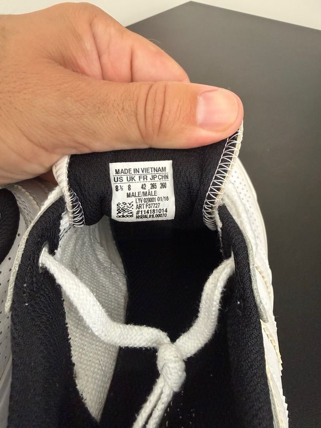 Zapatillas Adidas Blancas Perforadas